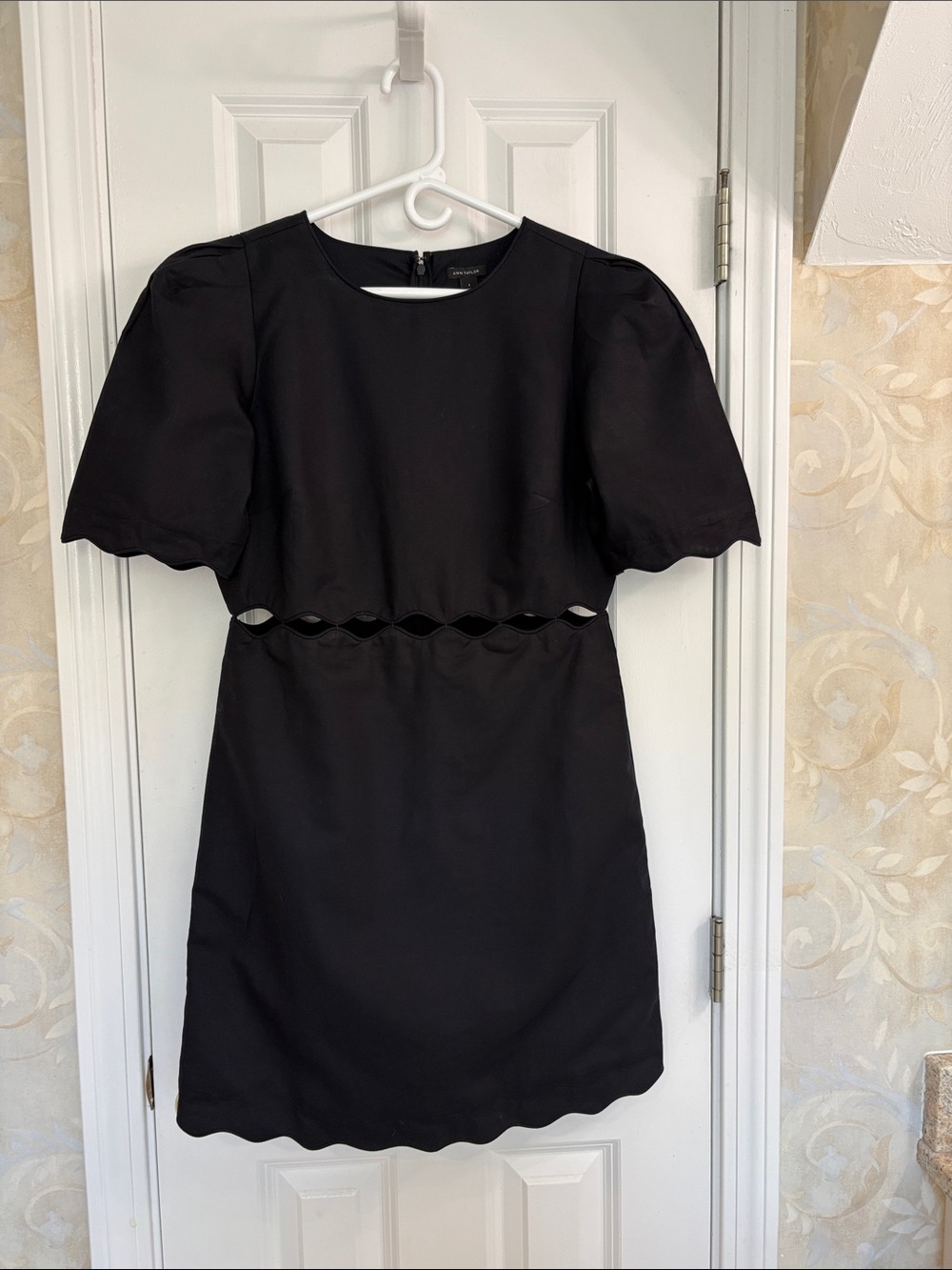 Ann Taylor Cotton-Linen Black Scallop-Edge Short Sleeve Dress